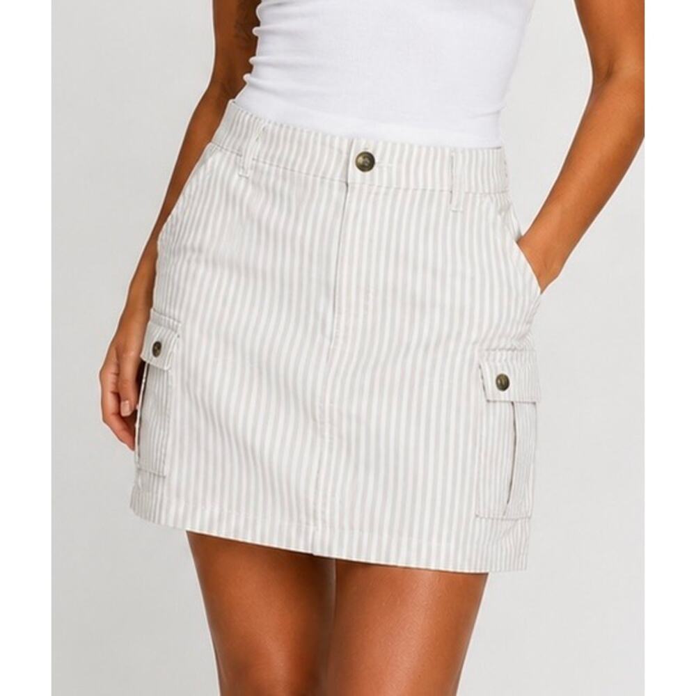 Lee Women's Ultra Lux Comfort with Flex-to-Go Cargo Skort, Green/Cream Stripe